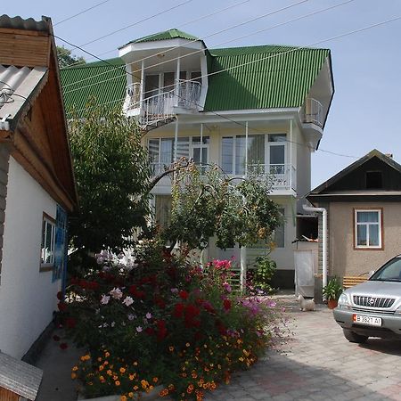 Hotel " У Татьяны" Cholpon-Ata Exterior foto