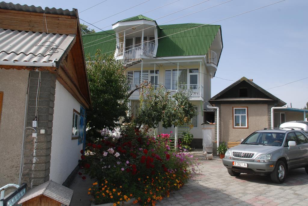 Hotel " У Татьяны" Cholpon-Ata Exterior foto